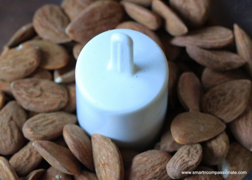 Raw almonds